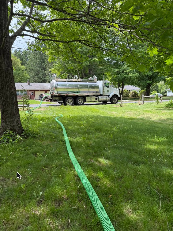 Septic pumping service